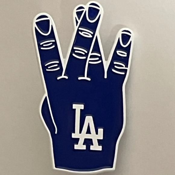 LA Dodgers Foam Finger Hat Pin Pins Streetwear Hats Bag Baseball Fitted New Era - Picture 1 of 9